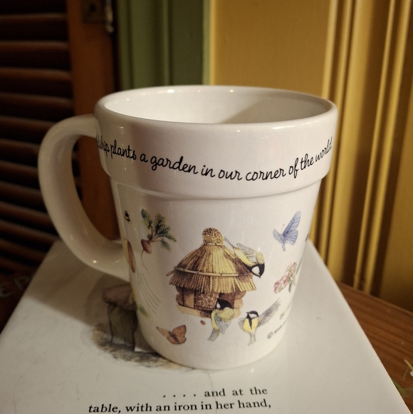 Vintage Marjolein Bastin "Friendship Plants A Garden" Mug Bird Vegetable Flower - Picture 6 of 9